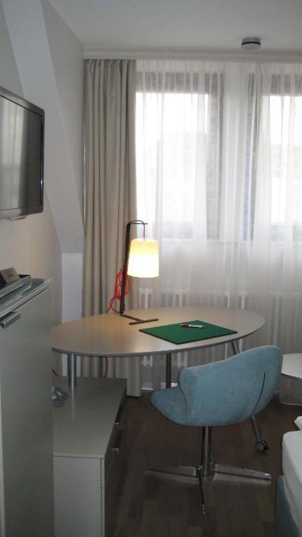French Single Room