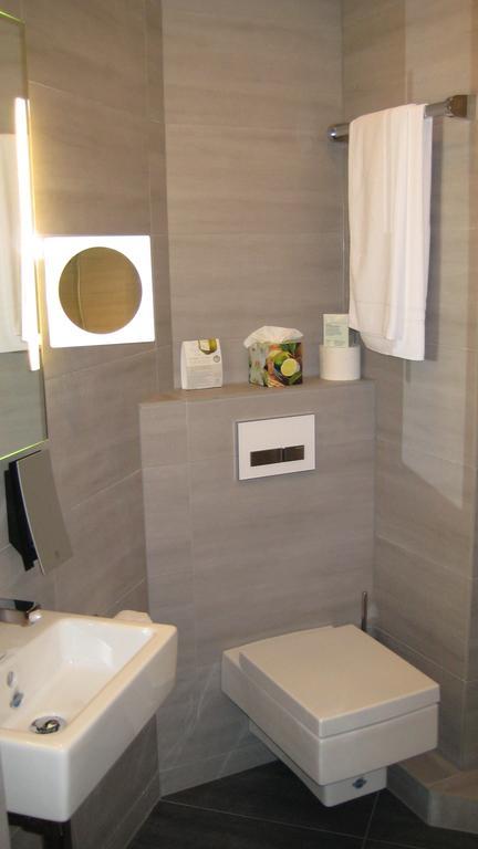 French Single Room